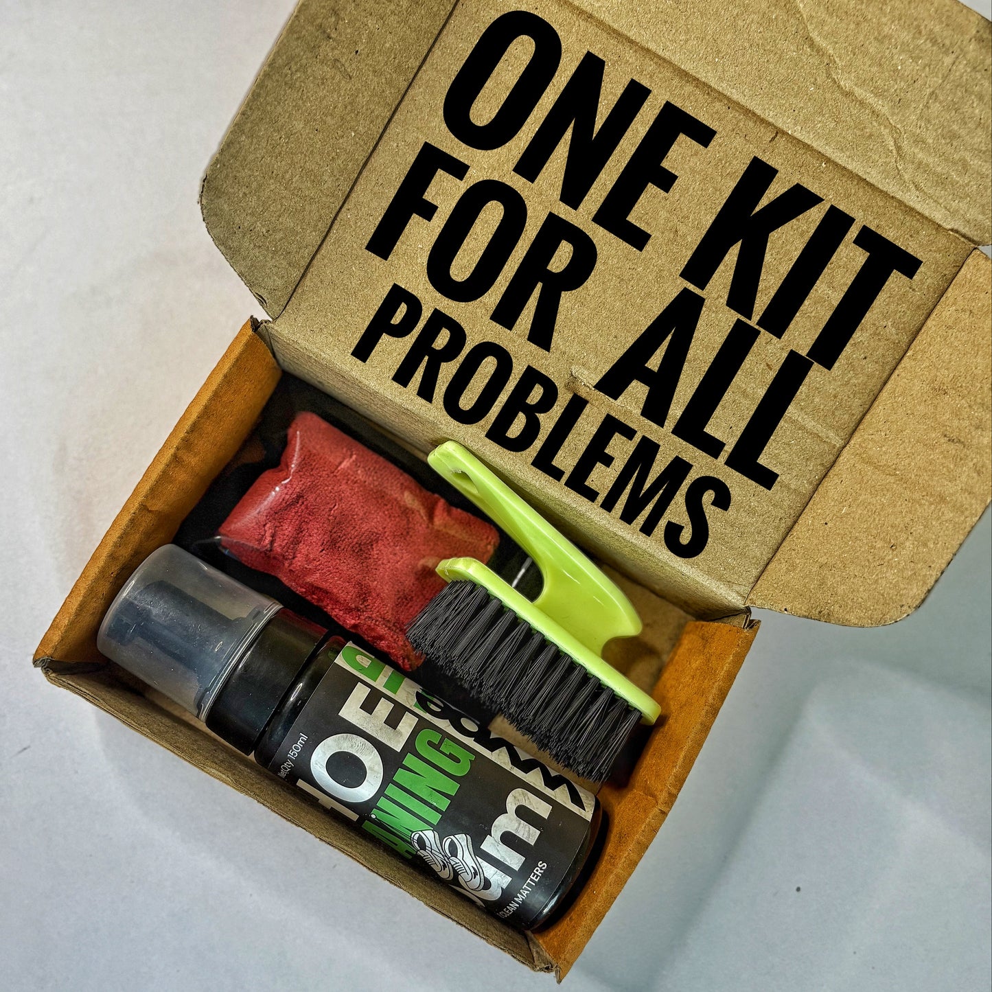 WypeUp Shoe Cleaning Kit – 150 ml Foam + Brush & Cloth